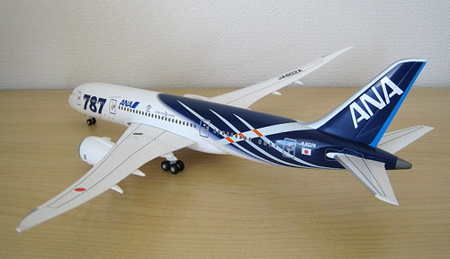 全日空商事 1/200 ANA ボーイング B787-8 JA804A 台座付き Amazon.co