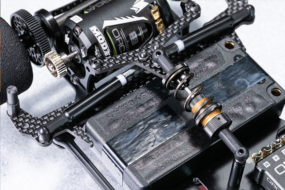 最終価格 チームボンバー TB-AK12XC カーボンシャーシ 最終価格 チーム