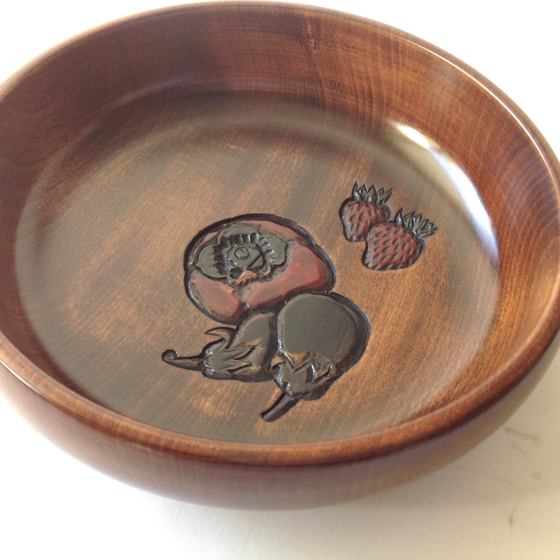 0319 烏城彫 野菜/果物 天然木(桂・栃) 盆 日本産生漆、拭き漆仕上げ