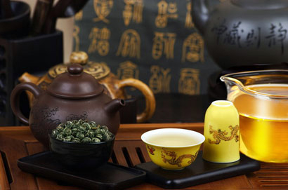 細く丁寧で雰囲気が素晴らしい 中国 茶器 朱泥急須