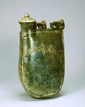 遼時代 白釉 陰刻 芍薬紋 皮嚢壺 鶏冠壺 浦上コラム | 浦上