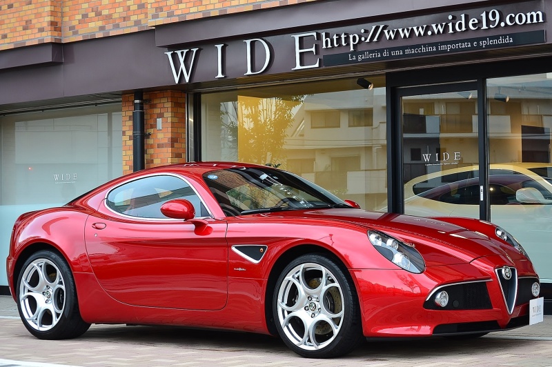 Spark Alfa Romeo 8C 2010 レッド 2010 Alfa Romeo 8C Spider – Review