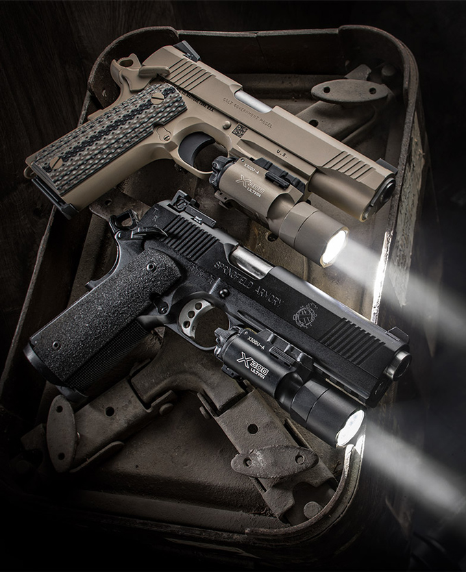 X300V型ウェポンライトLEDピストルライト黒ハンドガンライト新品