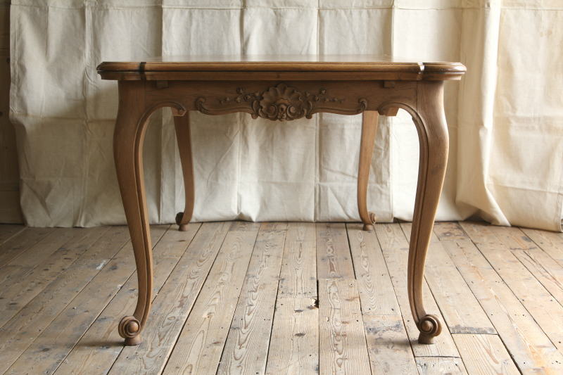 定価15万アンティークダイニングテーブル