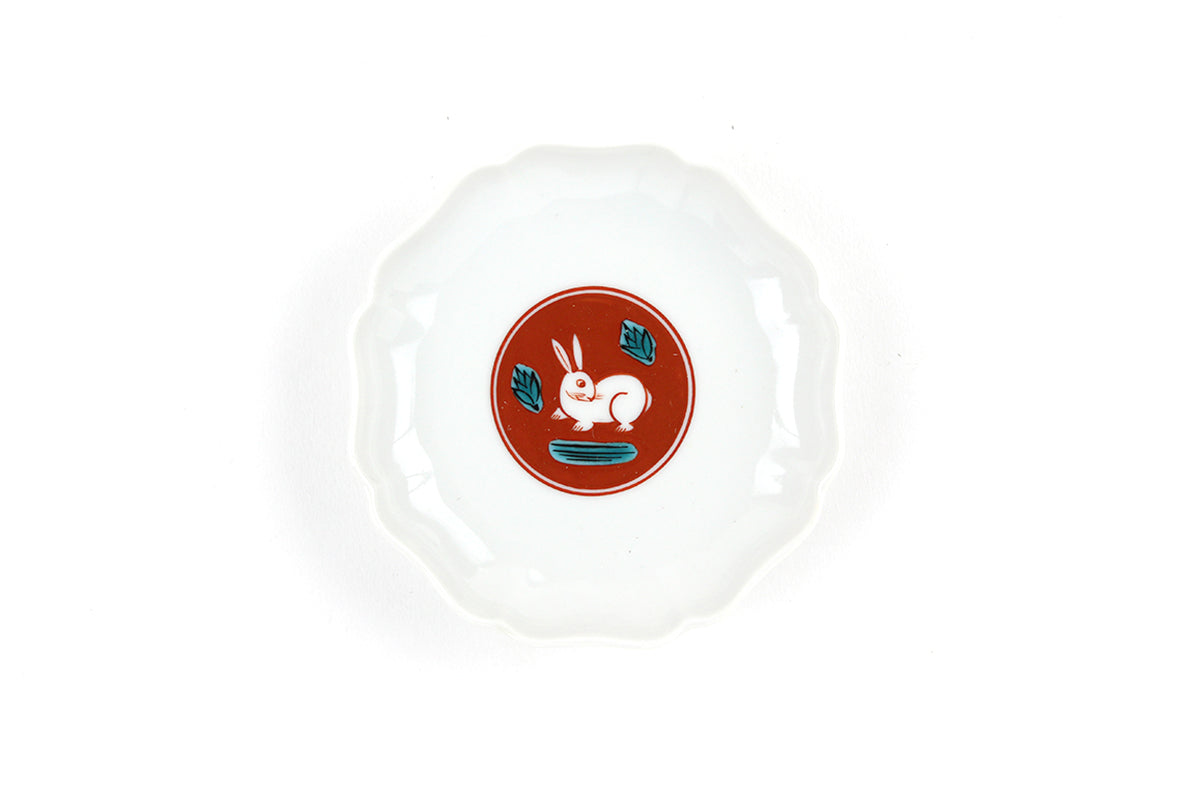 花型皿中 赤絵兎文 – 上出長右衛門窯オンラインショップ