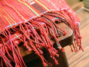 古布 インドネシアティモール島 ボティ村 イカット 手紡ぎ糸 天然染料