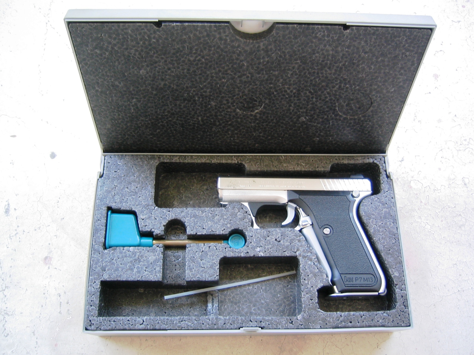 MGC製 HECKLER & KOCH P7M13 ガスガン 美品 MGC H&K P7M13 ガスガンを