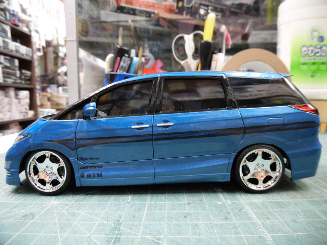 アオシマ 1/24 アヴァンツァーレ GSRエスティマ