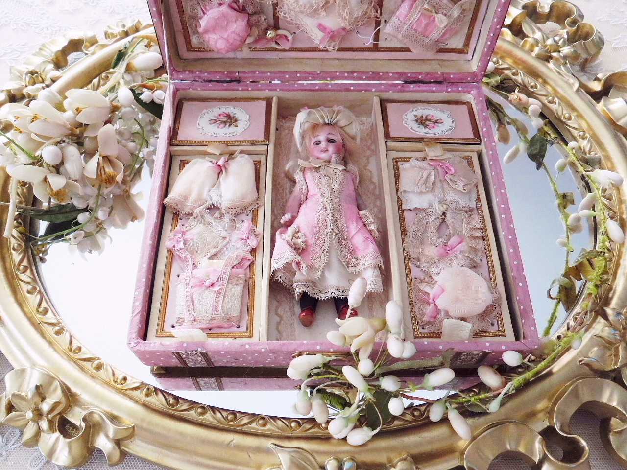 アンティーク ビスクドール ピアノ型オルゴール♬ クローゼット