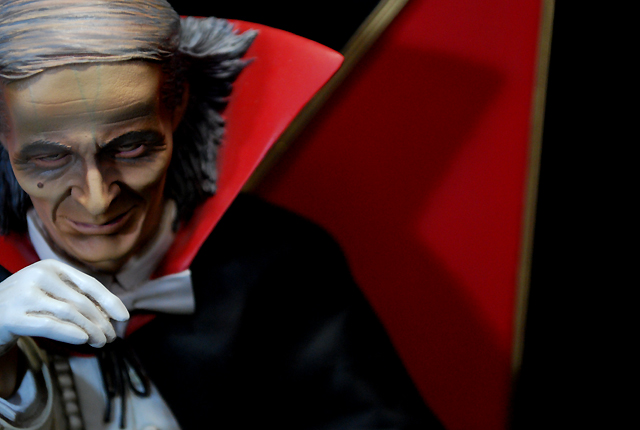 Volks】 LEGEND OF DARKSIDE 1/6 死神博士 王座の像