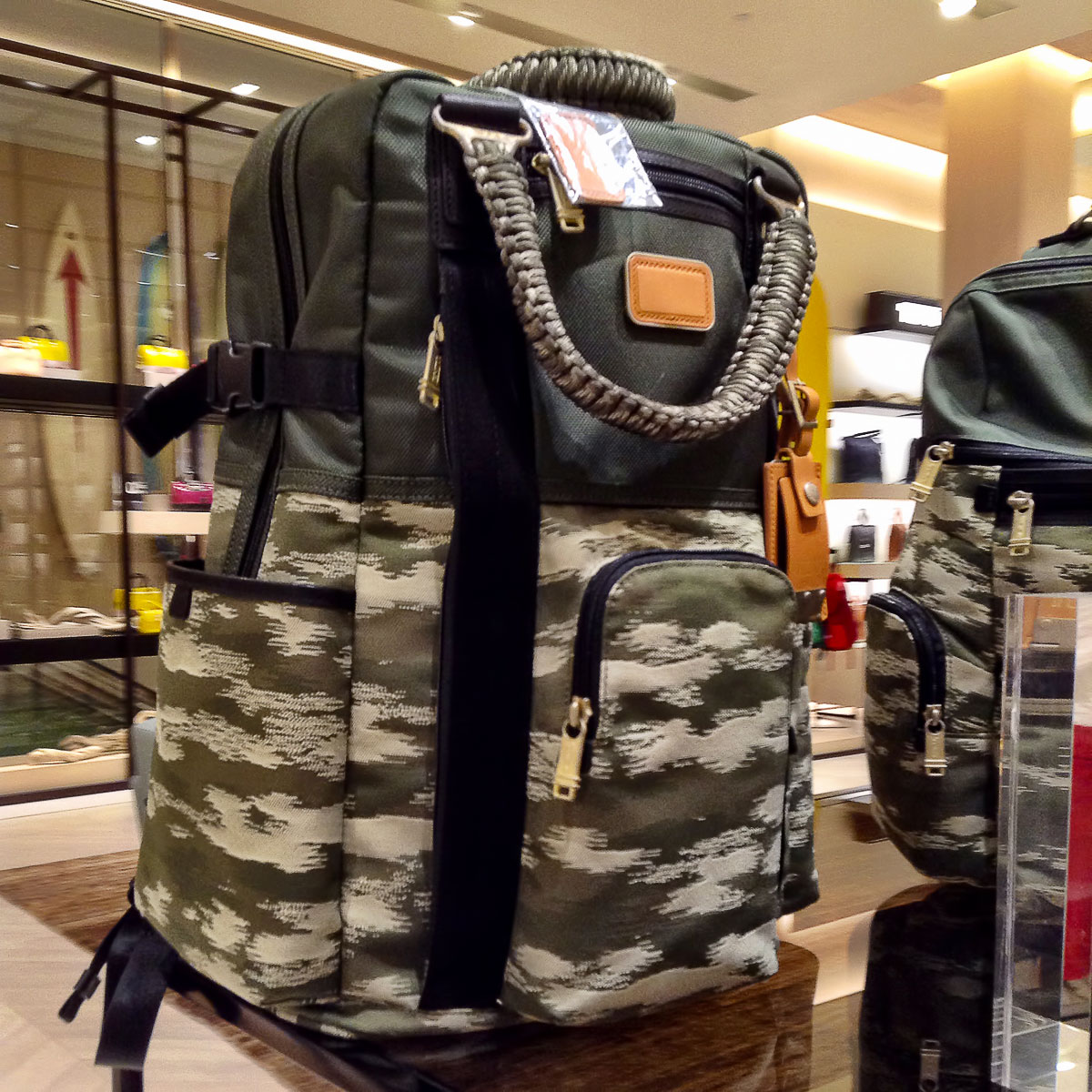 希少品 TUMI カモフラ 迷彩 限定 廃盤 大容量 4輪 キャリーケース TUMI