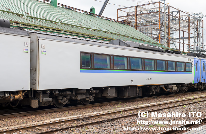 北斗｣から｢オホーツク｣に転用されて苗穂ブルーのHET色に変わった キハ