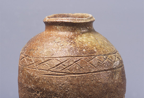 存在感抜群の古信楽桧垣文蹲壷、花生桐箱入 存在感抜群の古信楽桧垣文