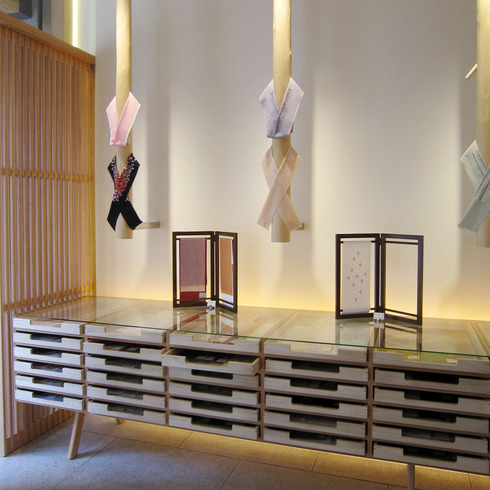 欅一枚の板衝立て国内職人の一貫作業