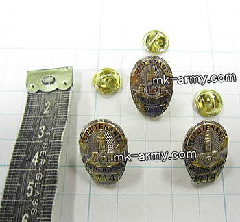 ロス市警バッジ Lieutenant Detective #2○○○（4桁） Amazon.co.jp