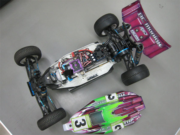 タミヤ TRF211XM Tamiya TRF211XM - YouTube