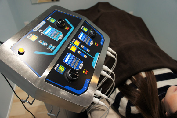 いけだ接骨院 | 楽トレ（複合高周波EMSトレーニング）