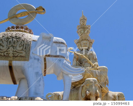 仏教美術 仏像 峨眉山金頂十方普賢菩薩仏像家内 仏堂 に菩薩銅像 安置