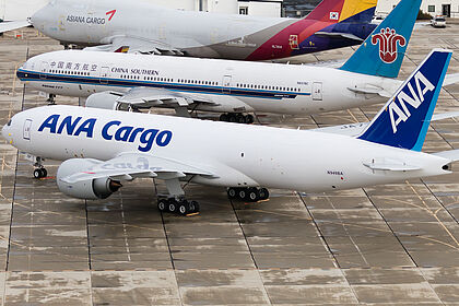 航空機・ヘリコプター ANA Cargo Boeing 777-200 LRF 航空機
