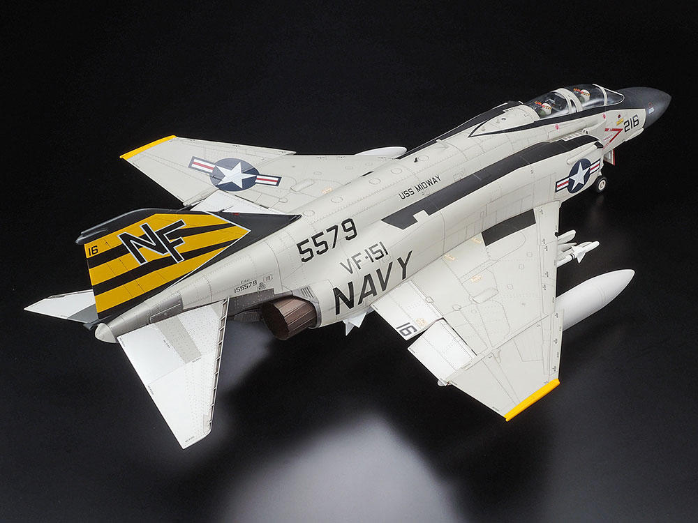 1/32 マクダネル・ダグラス F-4J ファントムII: スケールモデル
