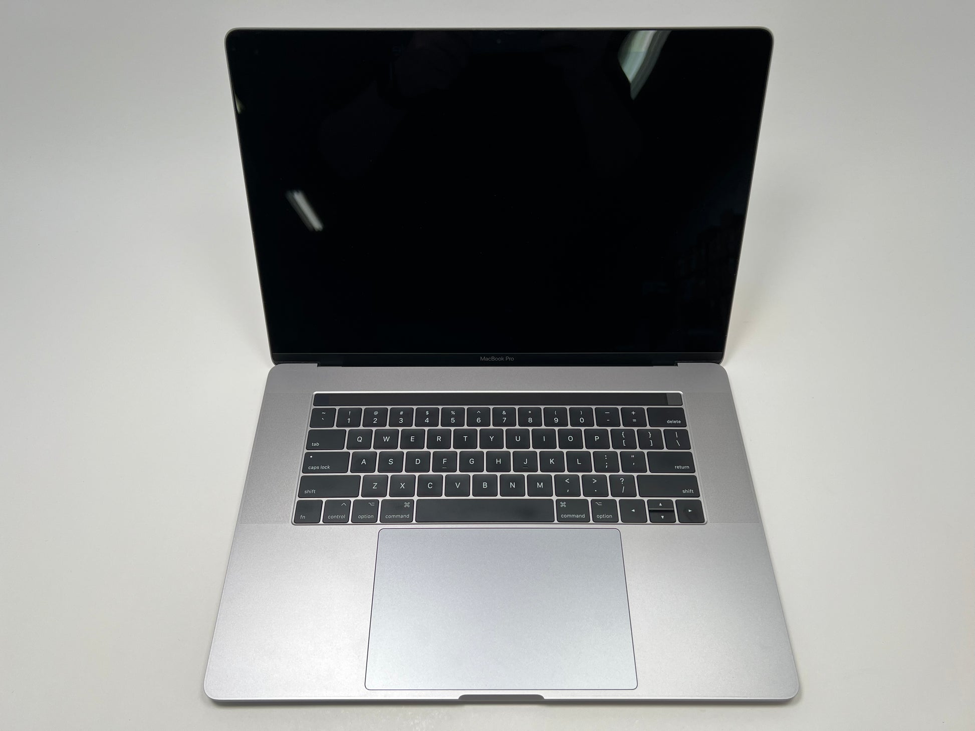 2017 MacBook Pro 15-inch i7 – 16GB RAM 512GB SSD Space Gray | Techable