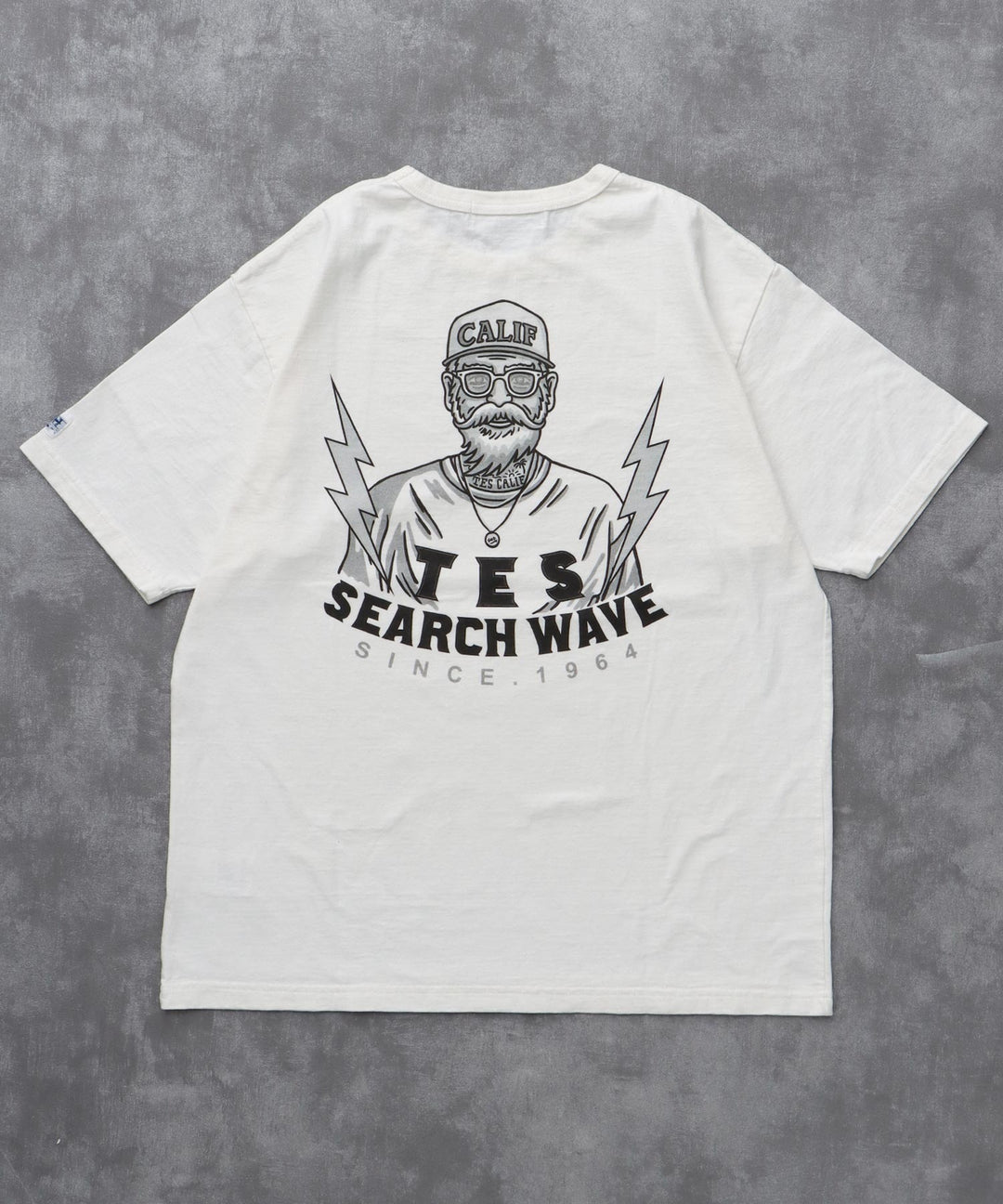 SHY BRAVE THE STORM Tシャツ 【公式通販】