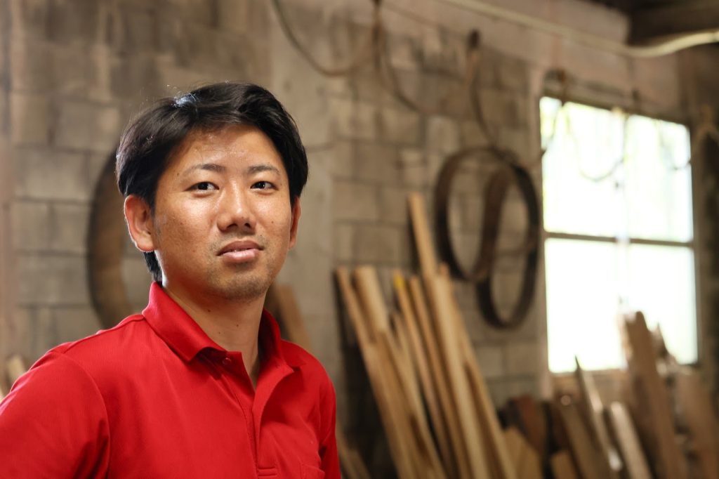 木が大好き」からあふれる、果てしない探求心！宮古島のど真ん中から