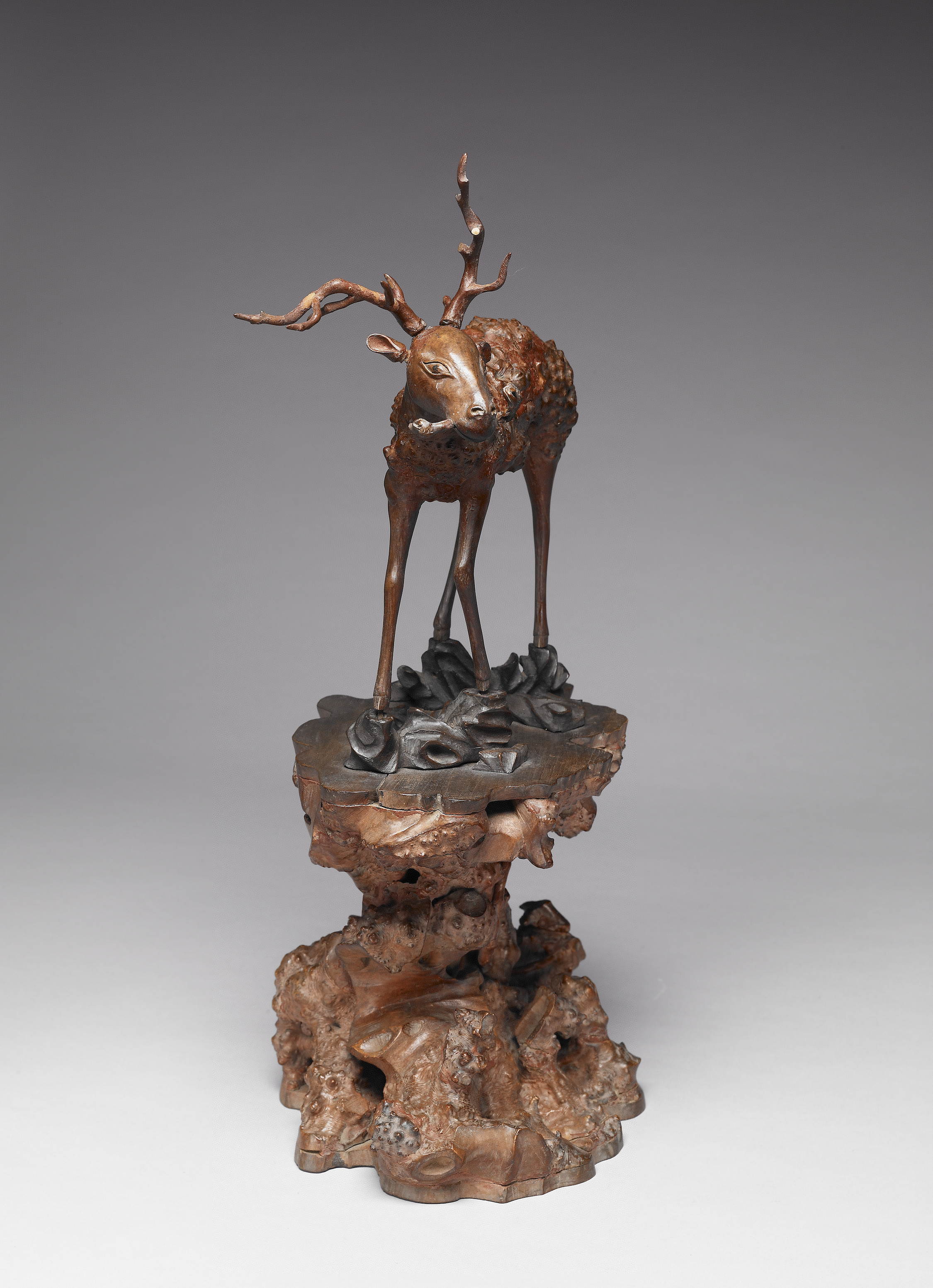 国立故宮博物院 3D文物鑑賞-3D文物-清 18世紀 木根彫鹿銜霊芝