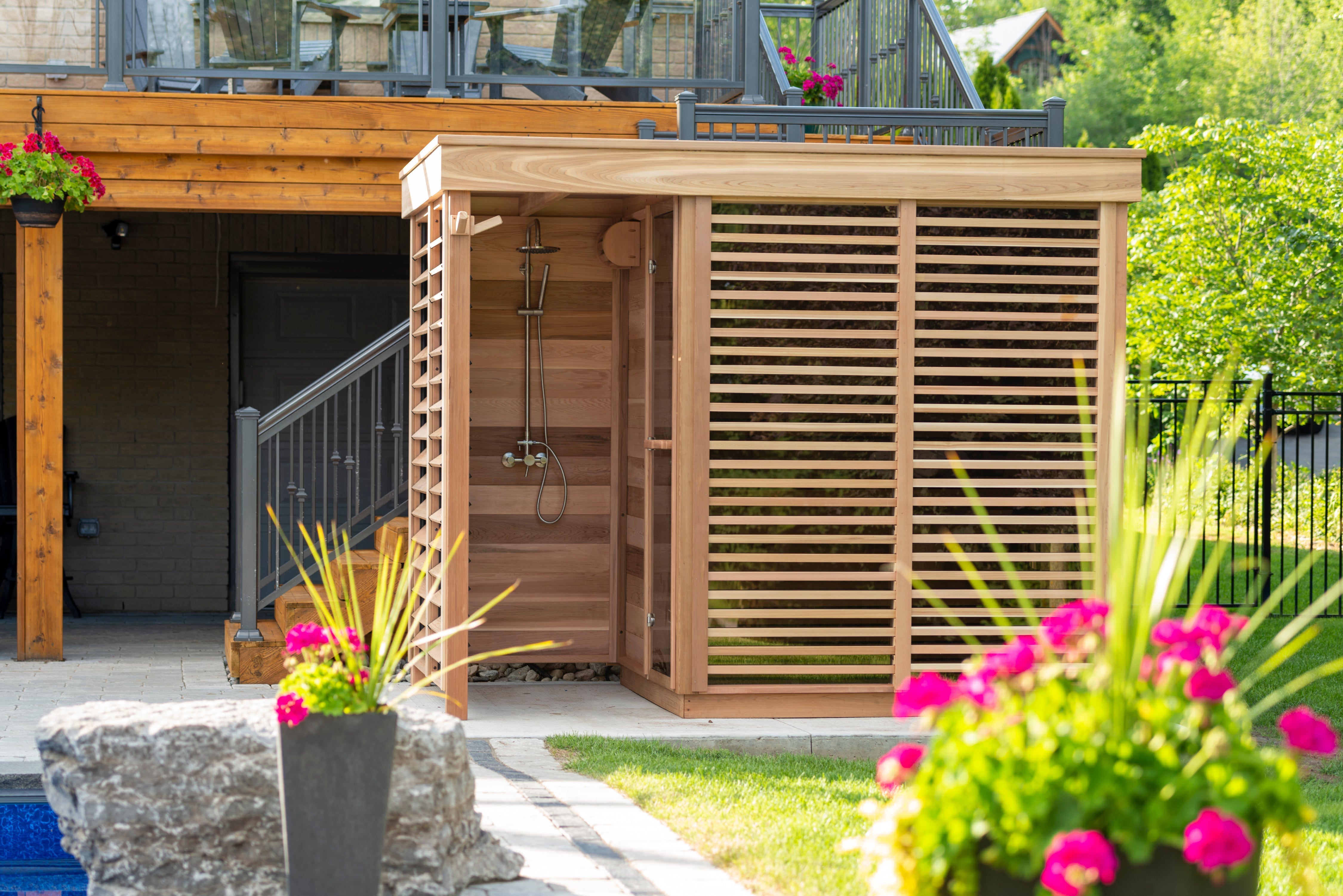 Outdoor Sauna With Shower - 3 Person – The Muskoka Sauna Co