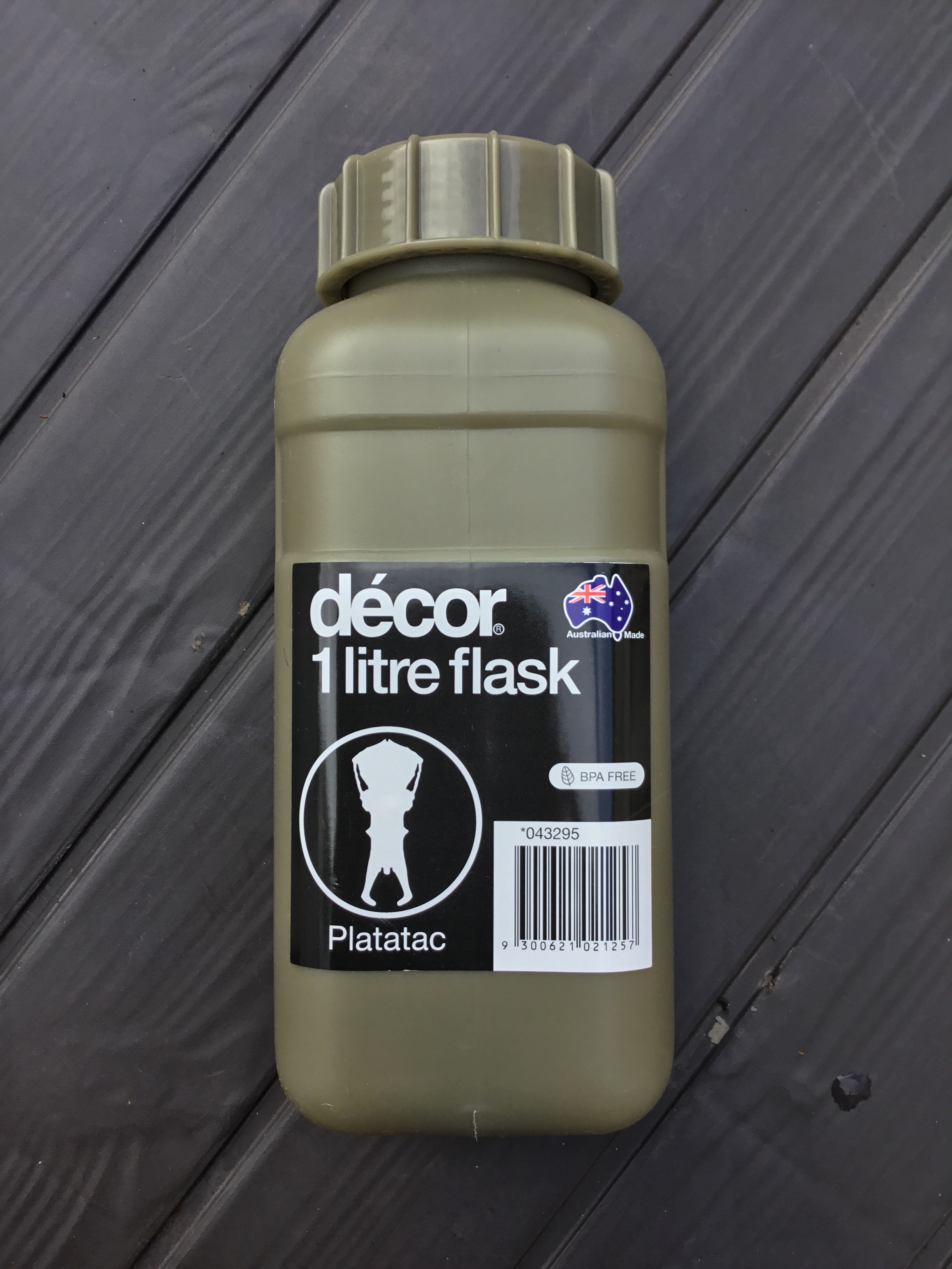 REVIEW: Platatac “Made Here” Small Flask Pouch & Decor 1 Litre