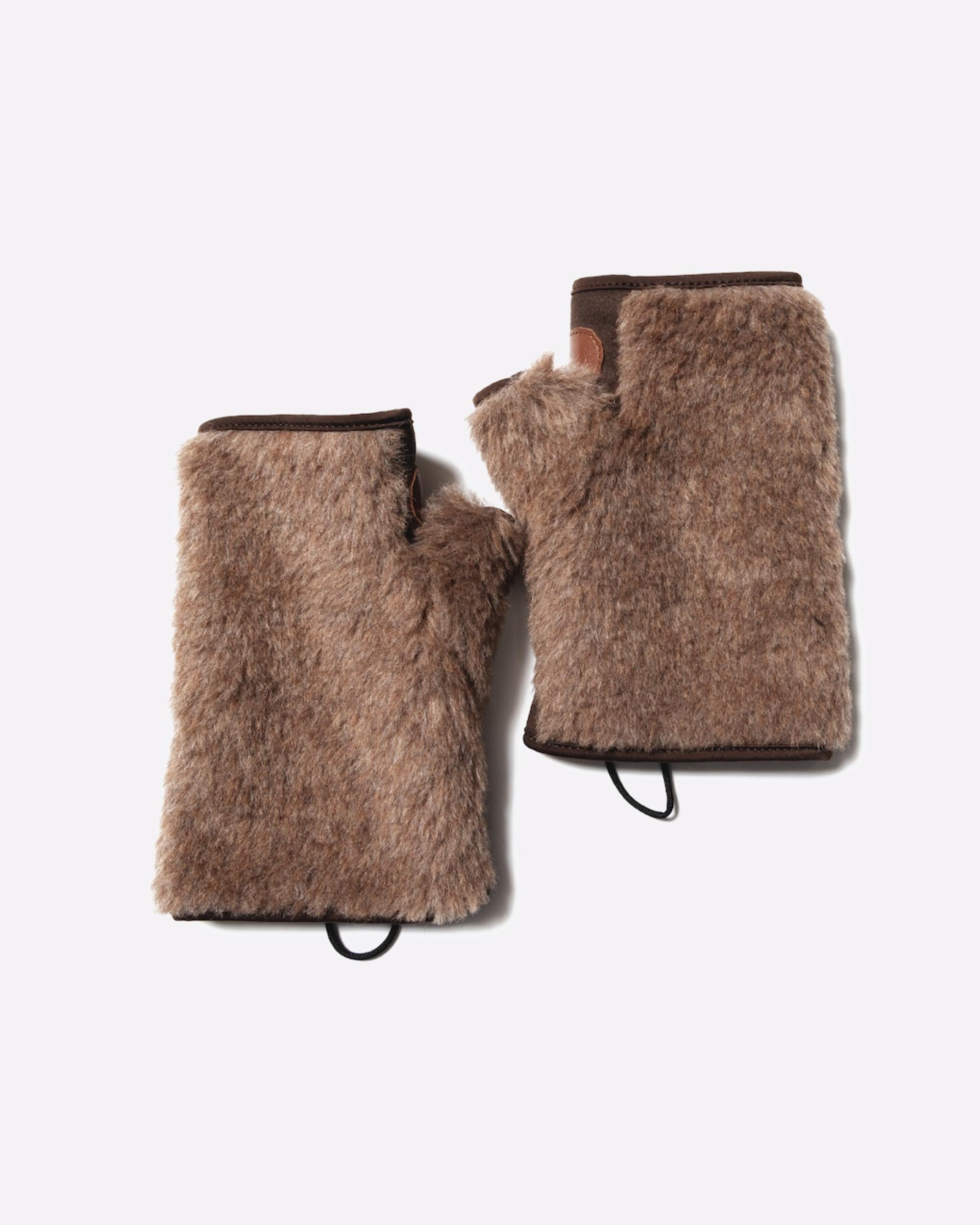 Unlikely Bear Hand Glove BROWN – TIME AFTER TIME