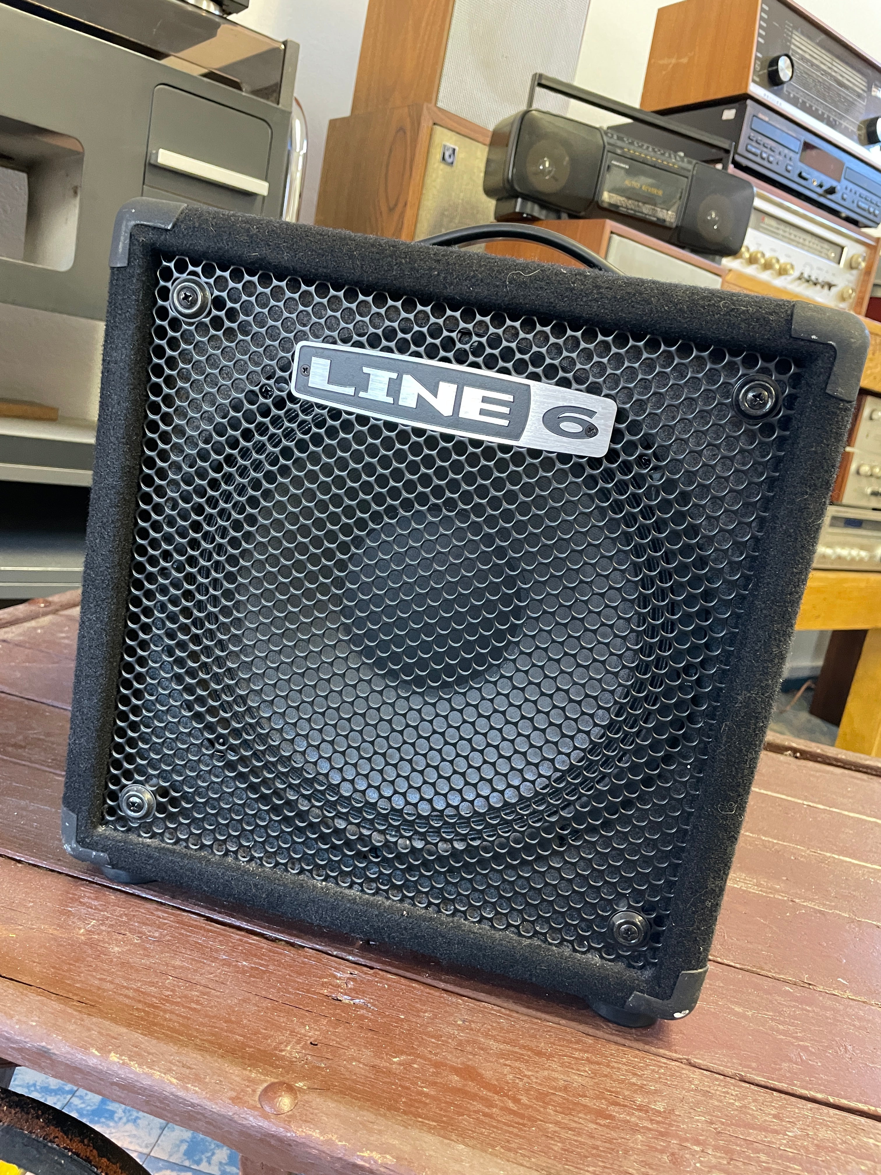 Line 6 Low Down 110 Bass AMP – Tondo