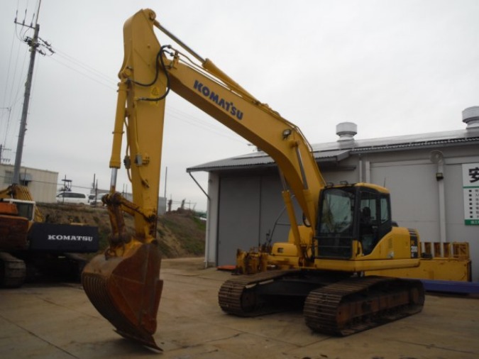 コマツ PC200LC-7 ユンボ（油圧ショベル）0.7クラス～ 中古重機・建機