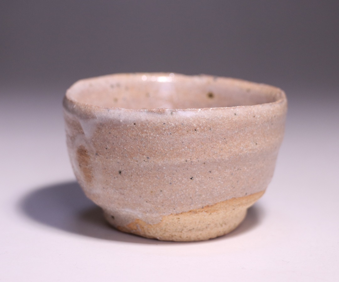 金重有邦 作 「唐津土灰釉盃」 ～備前焼専門卸小売店 川口陶楽苑～