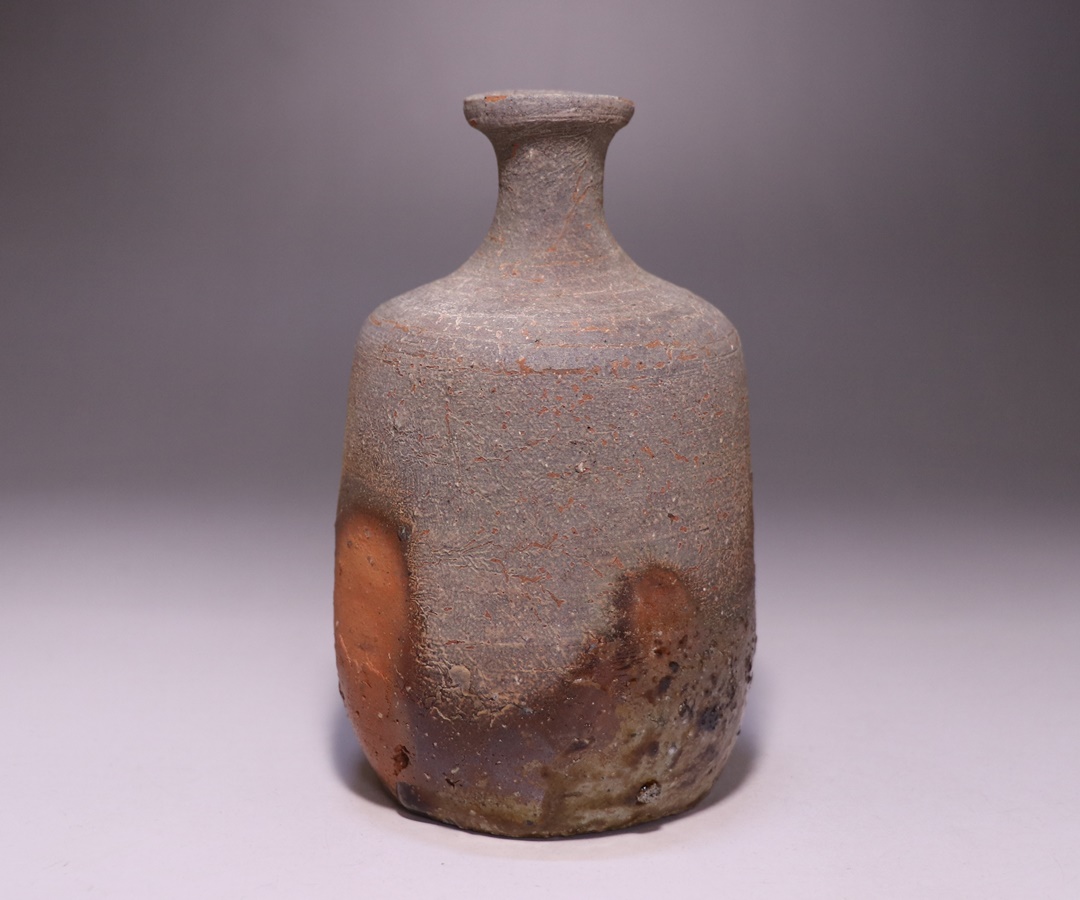 備前焼の作家宮宅淪迸の 徳利 備前焼の作家宮宅淪迸の 徳利