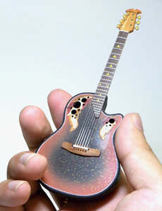 超リアルなギター・フィギュア “Ovation” - TOWER RECORDS ONLINE