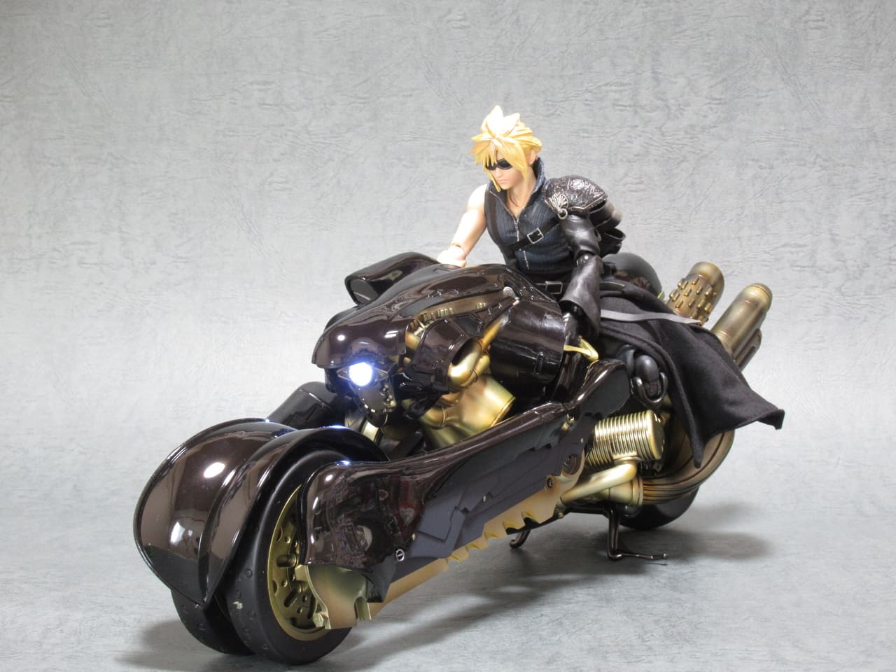 クラウド フィギュア フェンリル プレイアーツ改 ファイナル