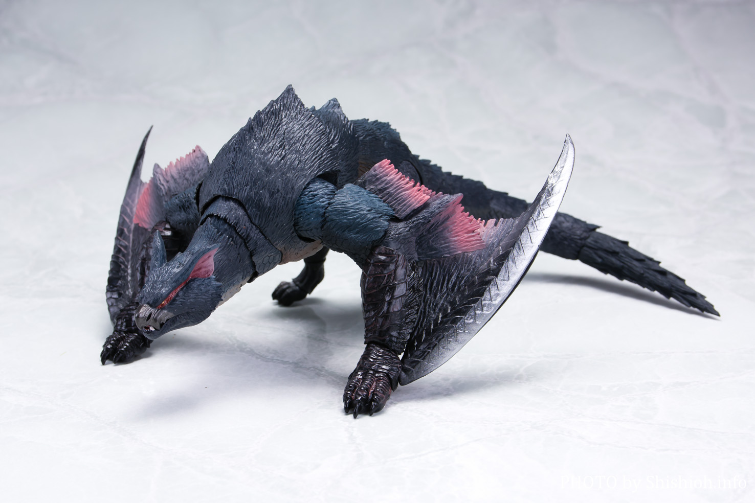 S.H.MonsterArts ナルガクルガ 新品、未開封 S.H.MonsterArts
