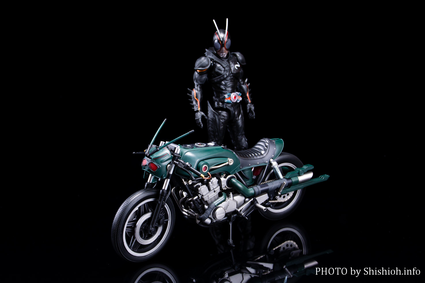 S.Hフィギュアーツ 仮面ライダーブラックサンシャドームーンバトルホッパー