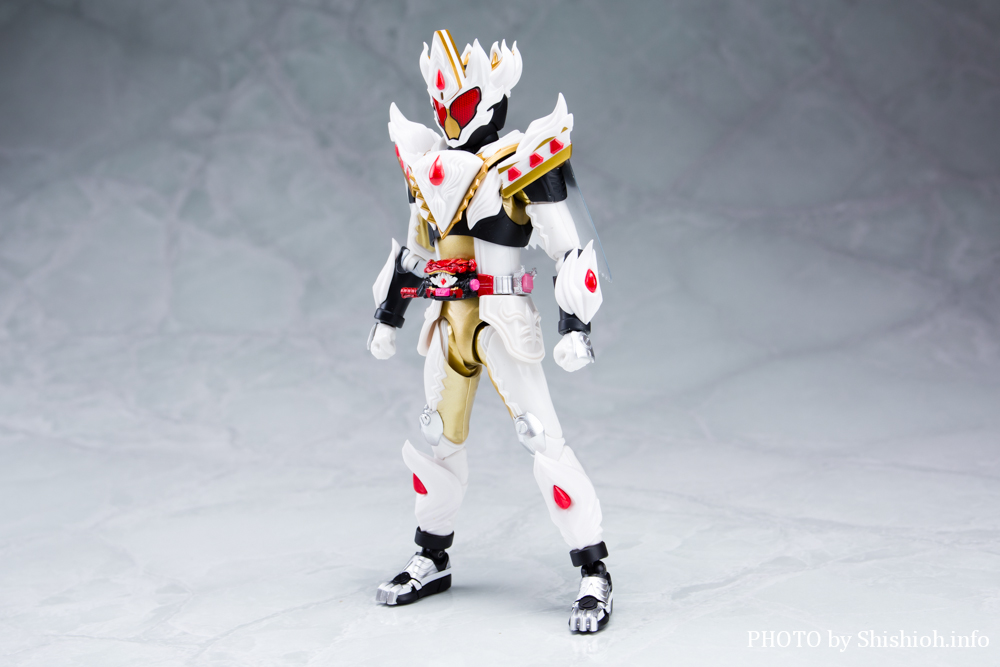 S.H.Figuarts 仮面ライダーガヴ ケーキングフォーム① Amazon.co.jp