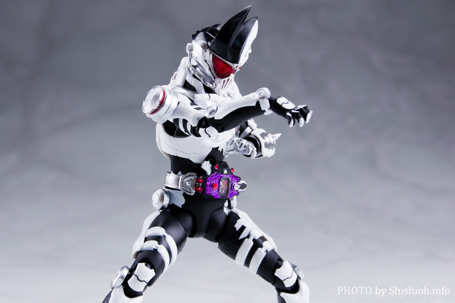 レビュー】S.H.Figuarts 仮面ライダーゲンム ゾンビゲーマー レベルX