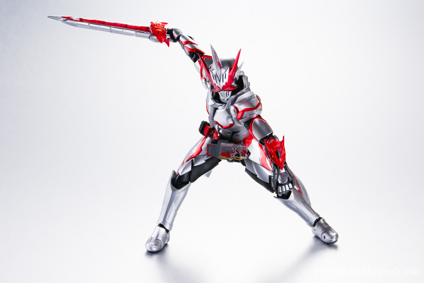 ZEIN S.H.フィギュアーツ セイバー・アルティメットバハムート ZEIN