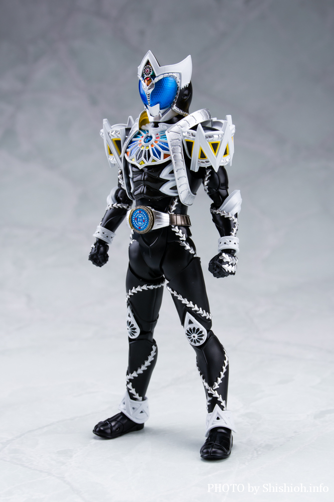 真骨彫製法 仮面ライダーキバ キバフォーム S.H.Figuarts（真骨彫製法