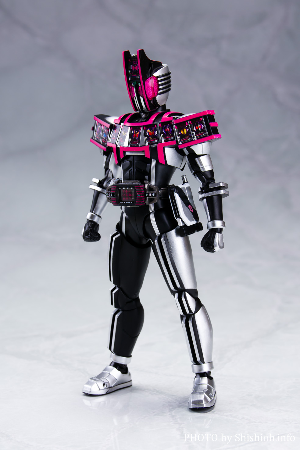 仮面ライダー真骨頂 ディケイドコンプリートフォーム レビュー】 S.H.