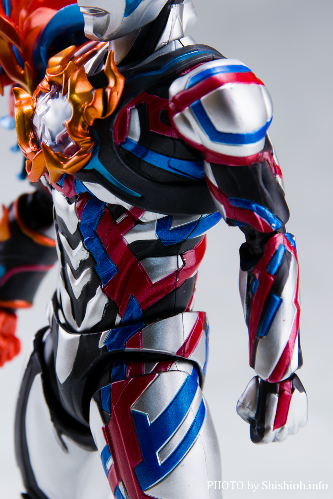徹底レビュー】S.H.Figuarts ウルトラマンブレーザー ファードランアーマー