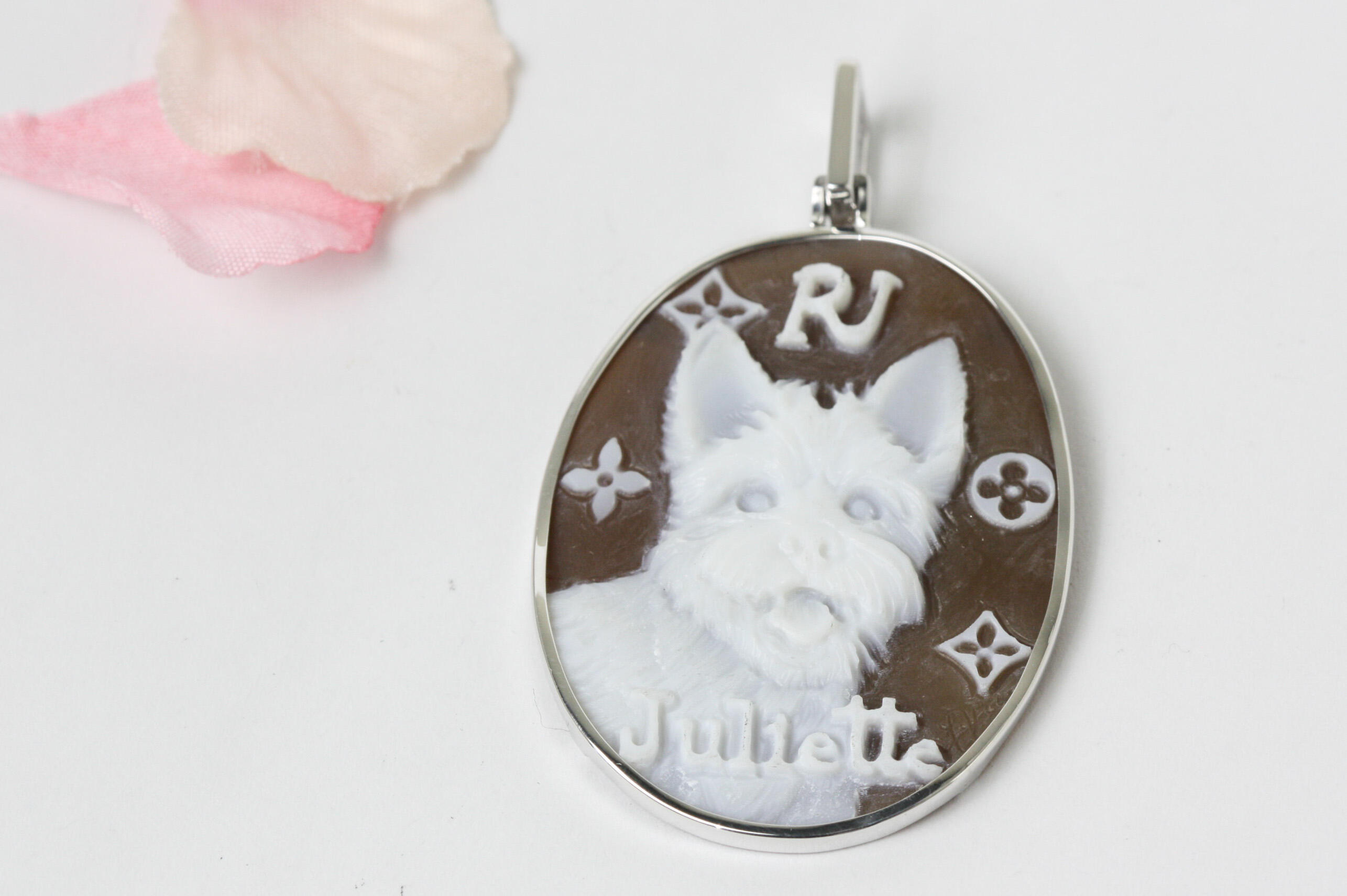 ヨークシャテリアのシェルカメオペンダントオーダー - 茨城県桜川市