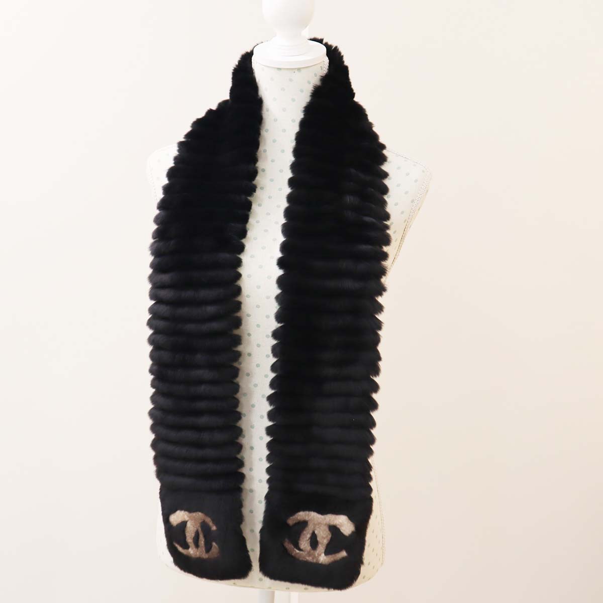 極美品 シャネルココマークオリラグファー