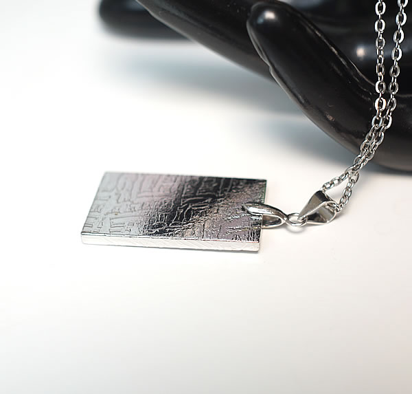 アルタイ隕石 勾玉 隕石 ペンダントトップ メテオライト鉄隕石 重さ