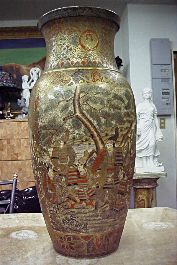 京薩摩焼 沈香壺 骨董 金彩 網目蝶図 京薩摩焼 沈香壺 骨董 金彩 網目蝶図