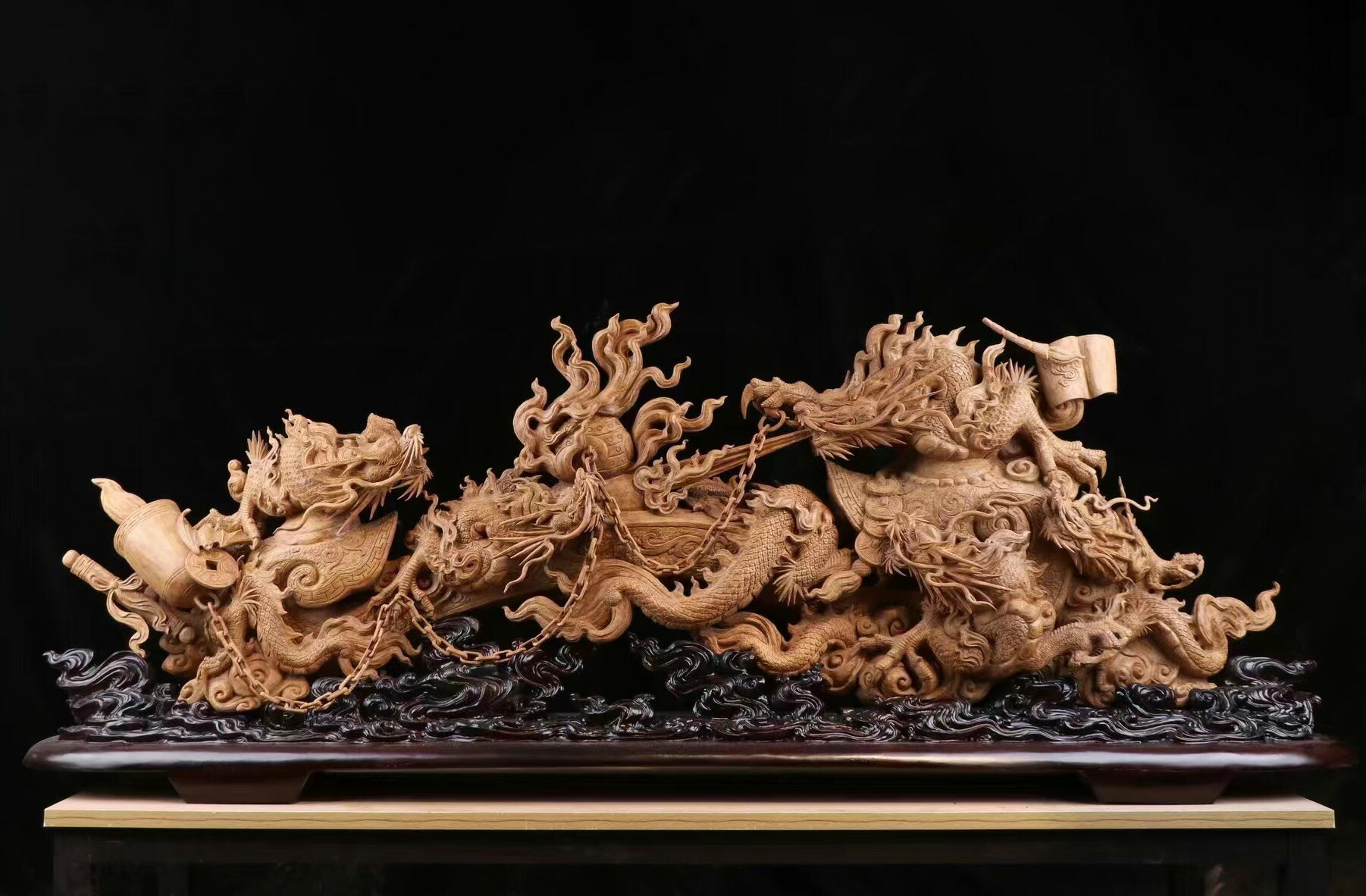 龍彫刻の鉄製容器 骨董品 龍彫刻の鉄製容器 骨董品 龍彫刻の鉄製容器